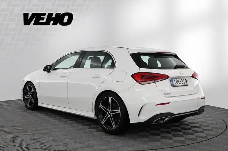 Käytetty Mercedes A200 AMG 163 HP (119 kW) 2018 Valkoinen Viistoperä