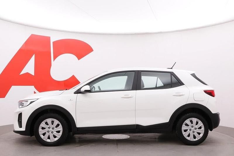 Käytetty Kia Stonic LX 101 HP (74 kW) 2021 Katumaasturi