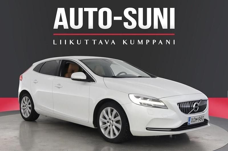 Käytetty Volvo V40 122 HP (89 kW) 2018 Valkoinen Viistoperä