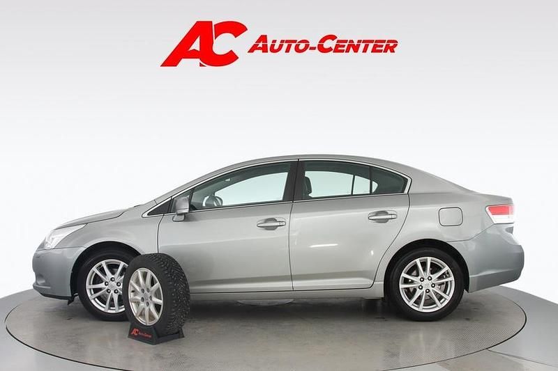 Käytetty Toyota Avensis Multidrive S 147 HP (108 kW) 2010 Harmaa Sedan