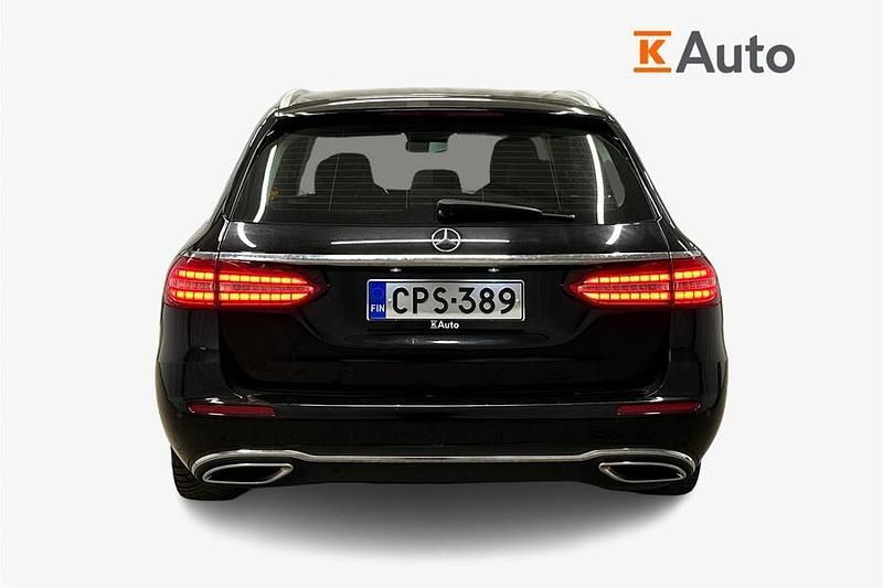Käytetty Mercedes E220 Avantgarde 194 HP (142 kW) 2021 Farmari