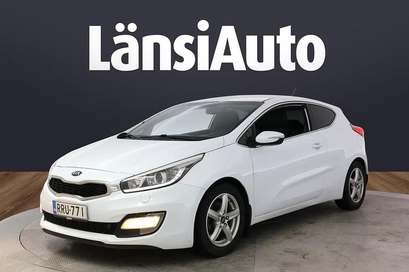 Käytetty Kia ProCeed EX 135 HP (99 kW) 2013 Valkoinen Viistoperä