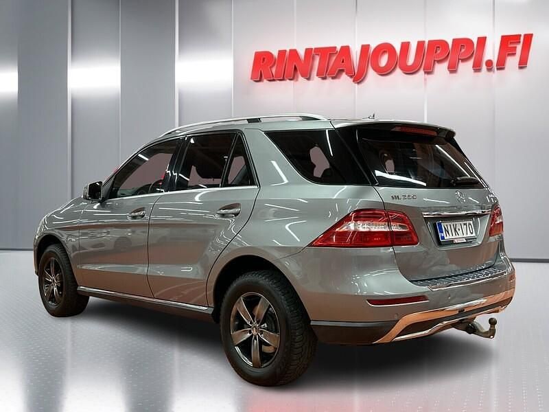 Käytetty Mercedes ML250 Business 204 HP (150 kW) 2011 Katumaasturi