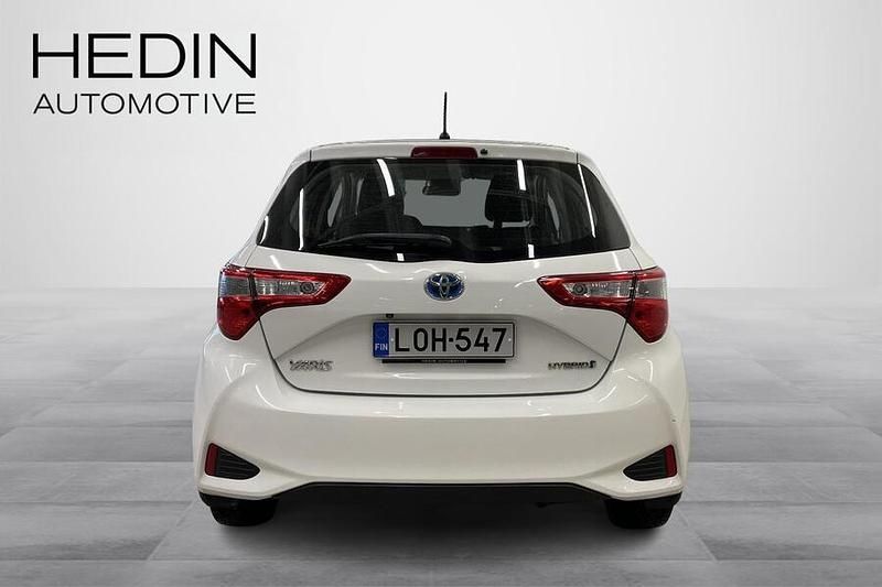 Käytetty Toyota Yaris Hybrid Edition 73 HP (53 kW) 2017 Valkoinen Viistoperä