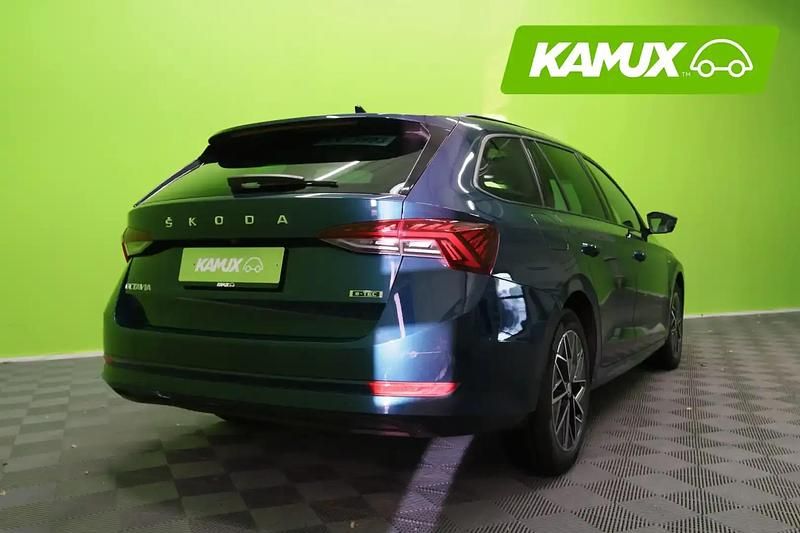 Käytetty Skoda Octavia Clever 150 HP (110 kW) 2021 Sininen Farmari