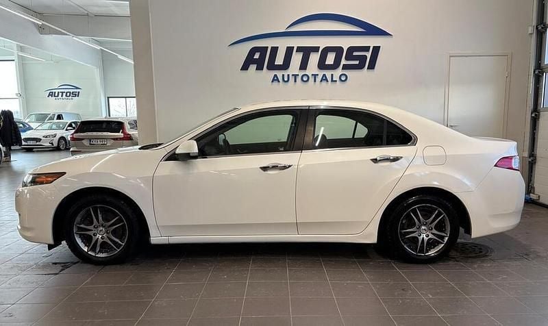 Käytetty Honda Accord Elegance 156 HP (114 kW) 2009 Valkoinen Sedan