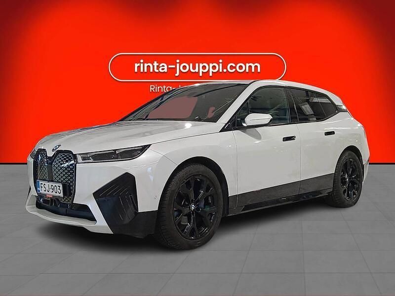 Valkoinen Käytetty 2022 BMW iX Katumaasturi | 53 490 € (Perustarjous) - Kuva 1/3