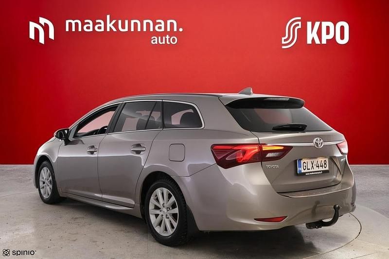 Käytetty Toyota Avensis Active 112 HP (82 kW) 2015 Ruskea (beige) Farmari