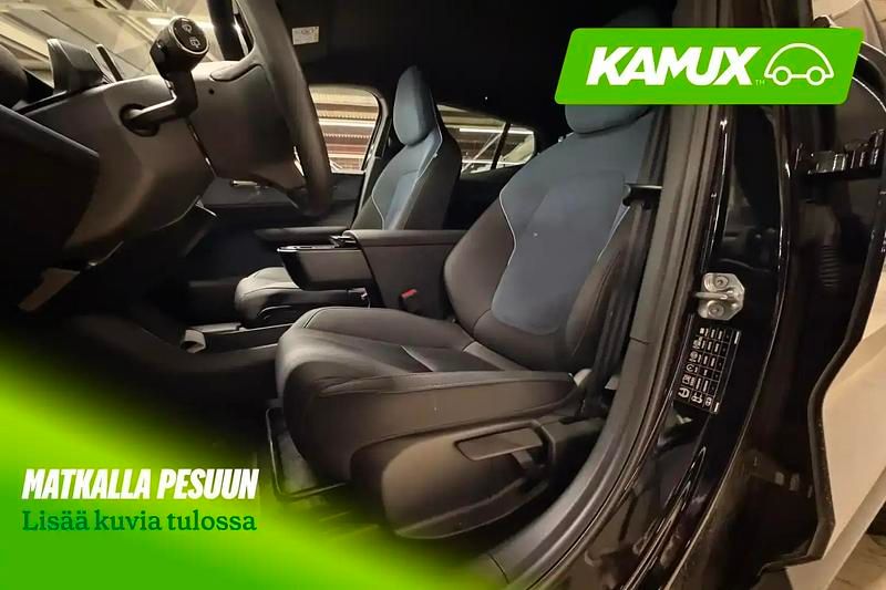 Käytetty Volvo EX30 Performance 314 kW (428 HP) 2024 Musta Katumaasturi