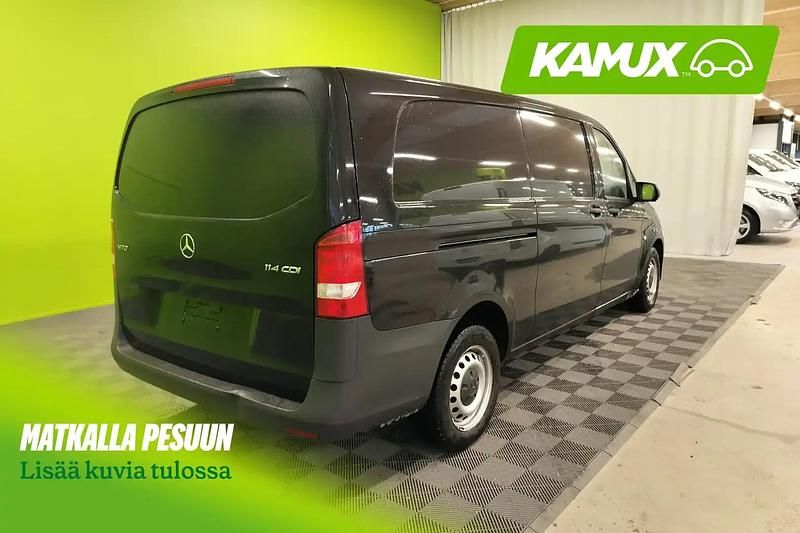 Käytetty Mercedes Vito 136 HP (100 kW) 2020 Musta Van