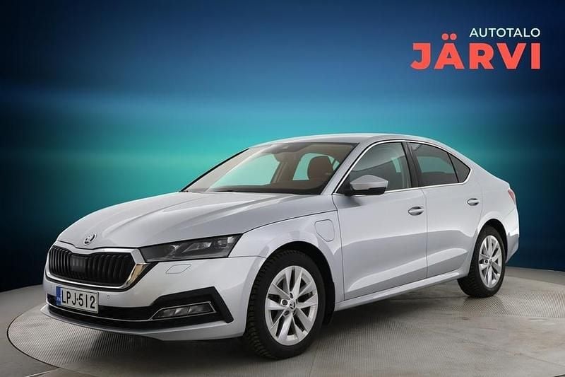 Harmaa Käytetty 2021 Skoda Octavia Style Sedan | 19 450 € (Hyvä tarjous) - Kuva 1/3