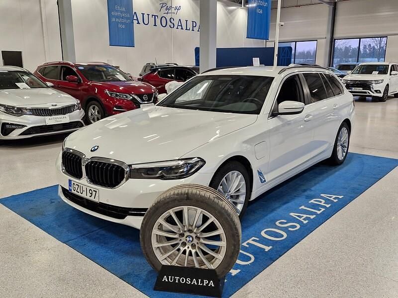Käytetty BMW 530e Comfort Edition 292 HP (214 kW) 2021 Valkoinen Farmari