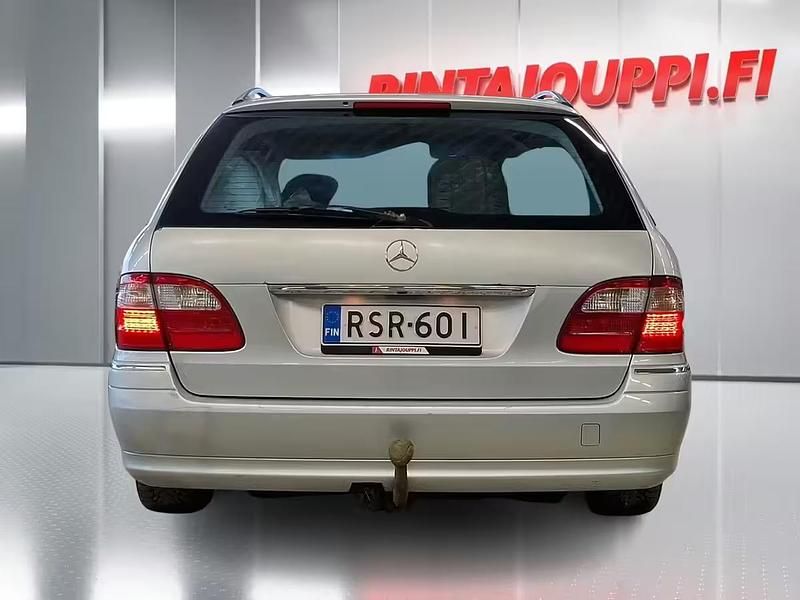 Käytetty Mercedes E280 190 HP (139 kW) 2006 Hopea Farmari