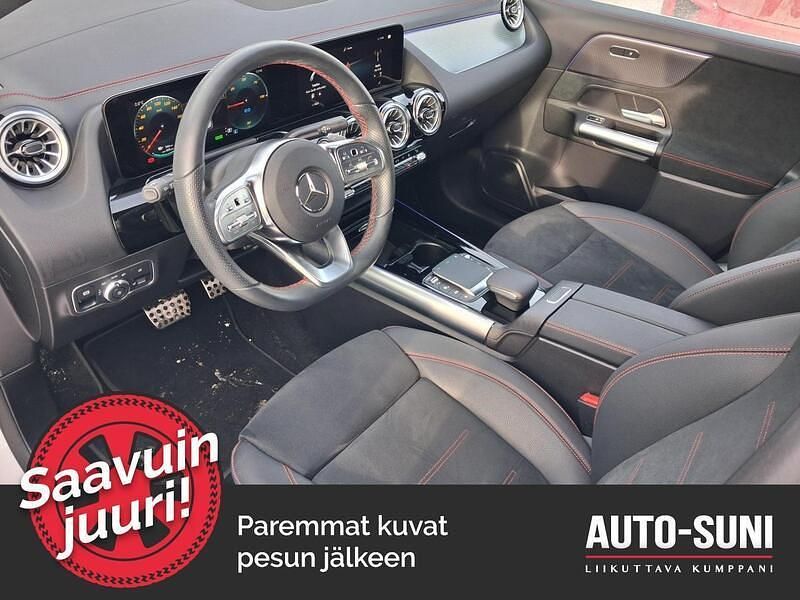 Käytetty Mercedes EQA300 AMG line 167 kW (228 HP) 2024 Katumaasturi