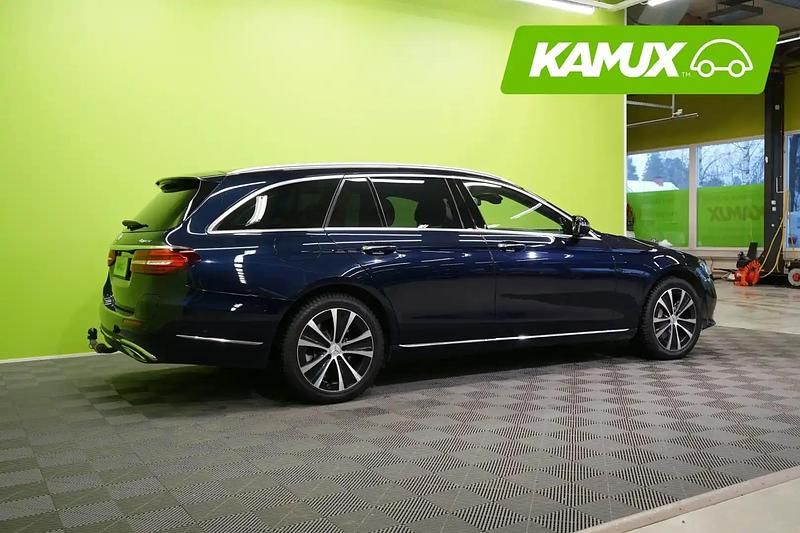 Käytetty Mercedes E300 Avantgarde 194 HP (142 kW) 2021 Sininen Farmari
