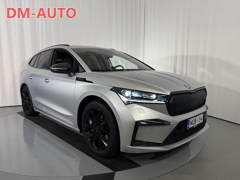 Käytetty Skoda Enyaq iV 150 kW (204 HP) 2022 Hopea Katumaasturi