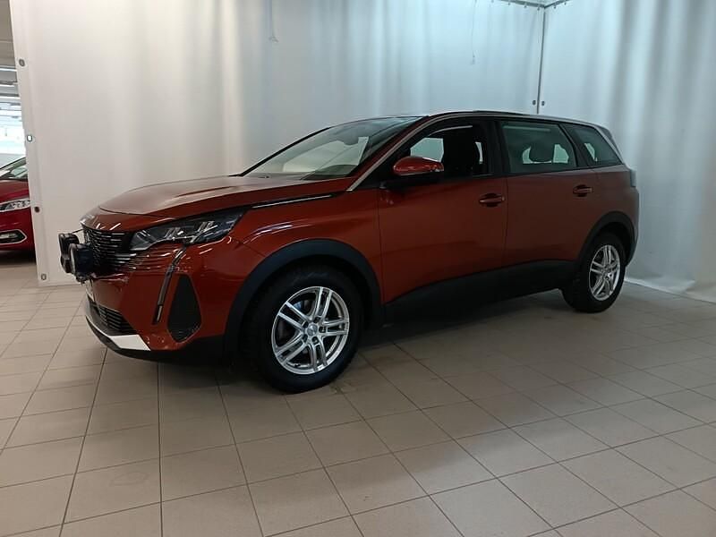 Käytetty Peugeot 5008 Active 131 HP (96 kW) 2021 Ruskea Tila-auto