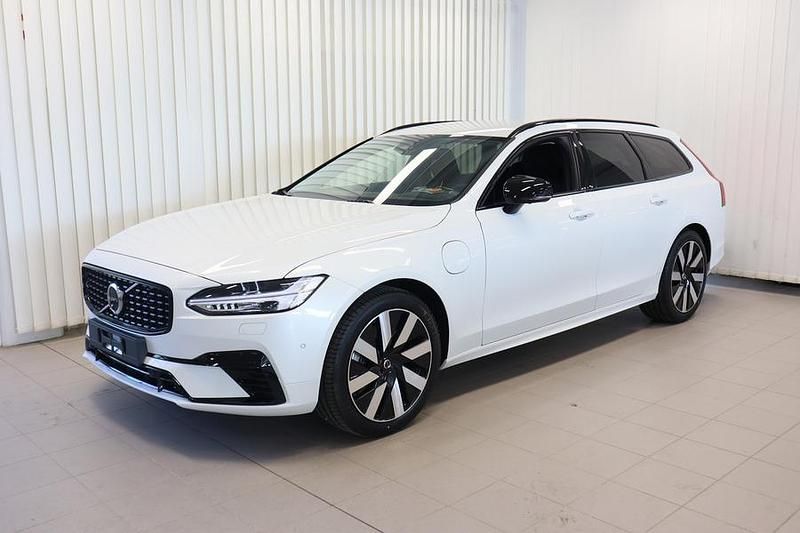 Valkoinen Uusi 2025 Volvo V90 Performance Farmari | 69 900 € - Kuva 1/4