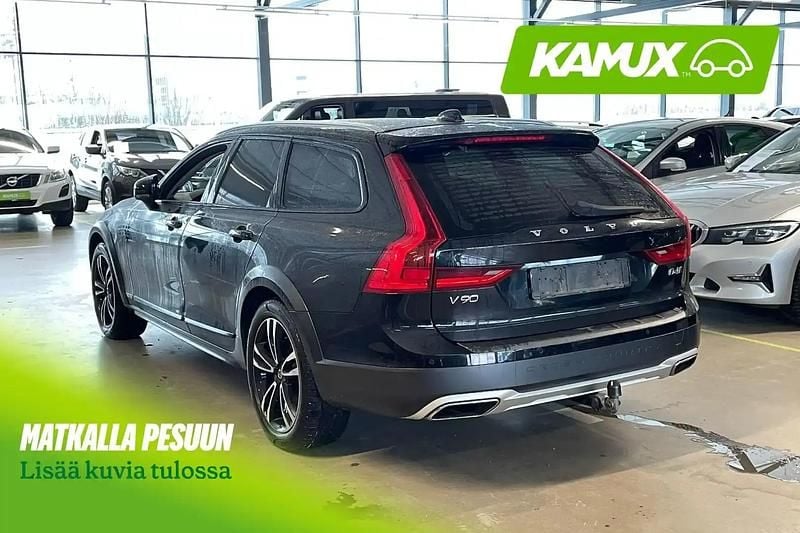 Käytetty Volvo V90 CC Pro 190 HP (139 kW) 2018 Musta Farmari