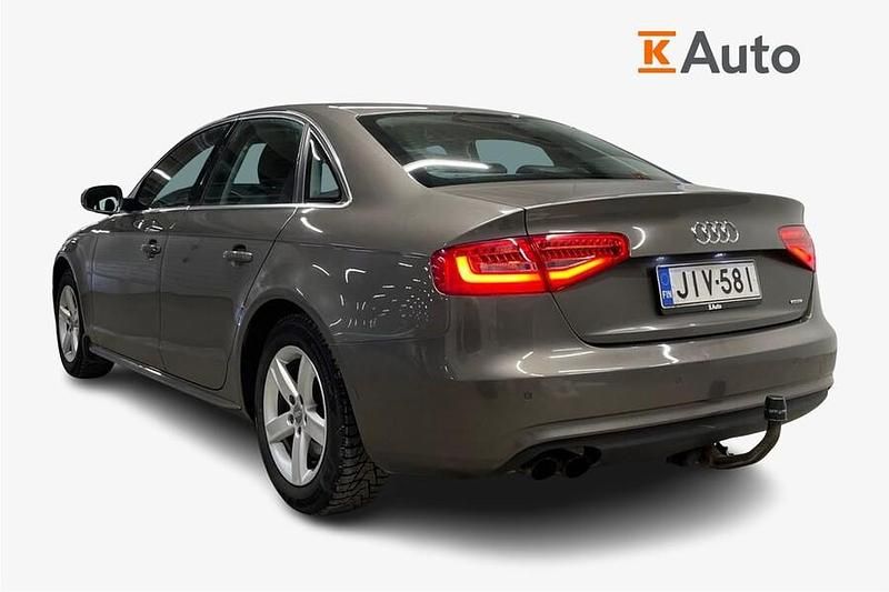 Käytetty Audi A4 Business 170 HP (125 kW) 2013 Harmaa Sedan