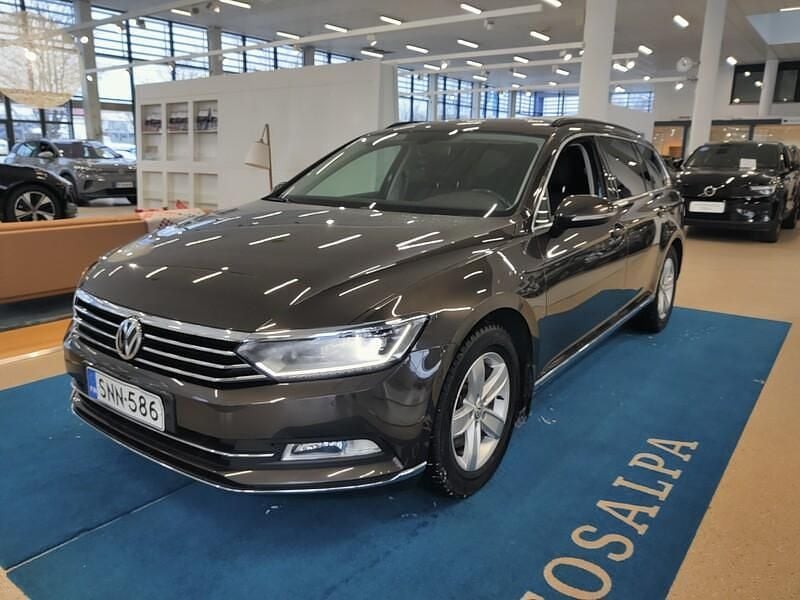 Käytetty VW Passat Comfortline 120 HP (88 kW) 2015 Ruskea Farmari