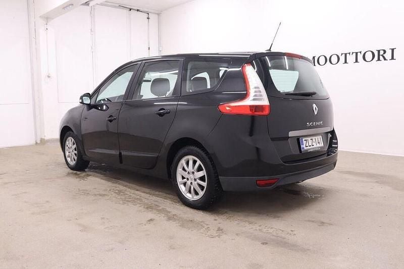 Käytetty Renault Grand Scénic III Expression 131 HP (96 kW) 2012 Tila-auto