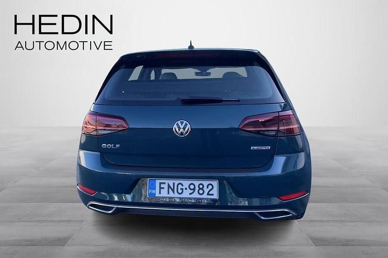 Käytetty VW Golf VII Highline 131 HP (96 kW) 2018 Vihreä Viistoperä