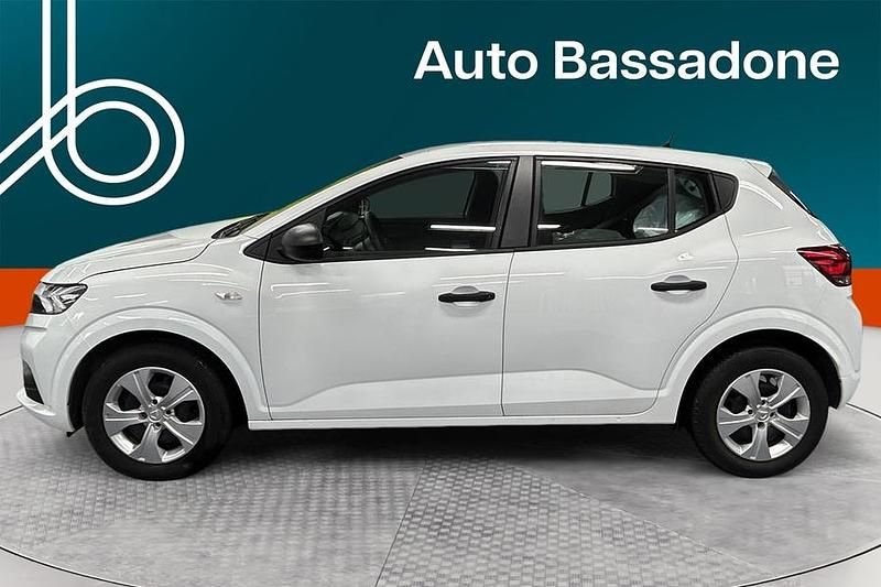 Käytetty Dacia Sandero Essentiel 91 HP (66 kW) 2022 Viistoperä