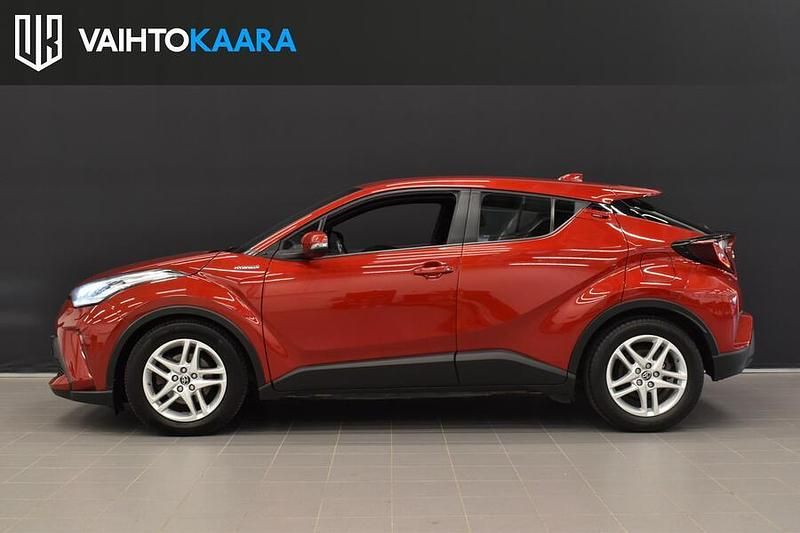 Käytetty Toyota C-HR Business Edition 122 HP (89 kW) 2020 Katumaasturi