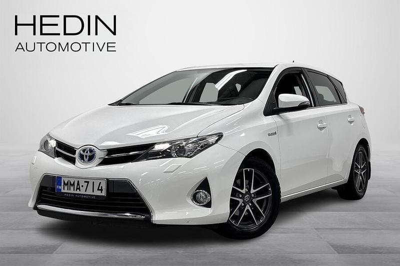 Valkoinen Käytetty 2014 Toyota Auris Hybrid Active Viistoperä | 13 790 € (Perustarjous) - Kuva 1/4