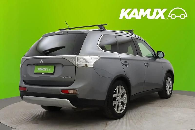 Käytetty Mitsubishi Outlander Instyle 150 HP (110 kW) 2014 Hopea / harmaa Katumaasturi