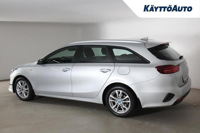 Käytetty Kia Ceed Sportswagon LX 120 HP (88 kW) 2022 Hopea Farmari