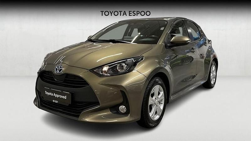 Käytetty Toyota Yaris Hybrid Active 116 HP (85 kW) 2021 Viistoperä
