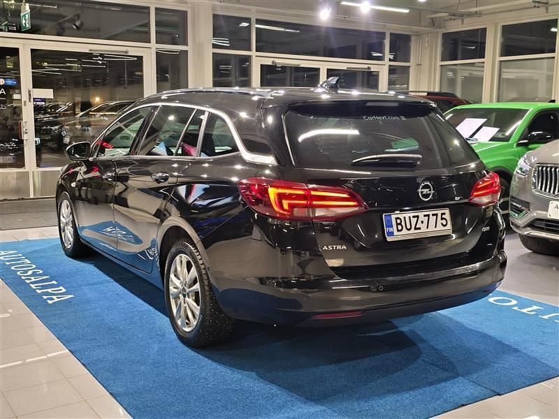 Käytetty Opel Astra Business 136 HP (100 kW) 2018 Musta Farmari