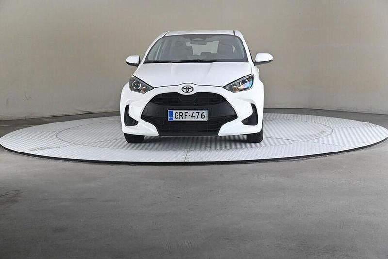 Käytetty Toyota Yaris Hybrid Active 116 HP (85 kW) 2025 Viistoperä