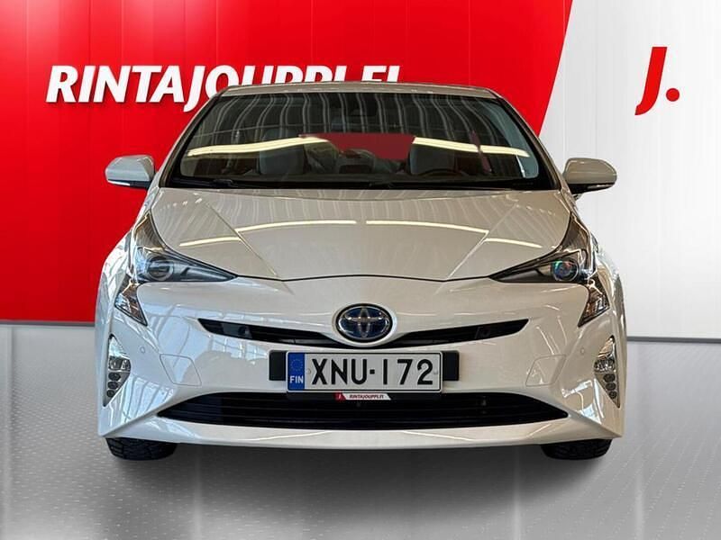 Käytetty Toyota Prius Business Edition 98 HP (72 kW) 2016 Valkoinen Viistoperä