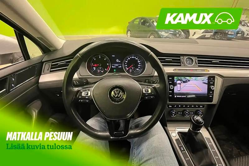 Käytetty VW Passat 120 HP (88 kW) 2018 Hopea / harmaa Farmari