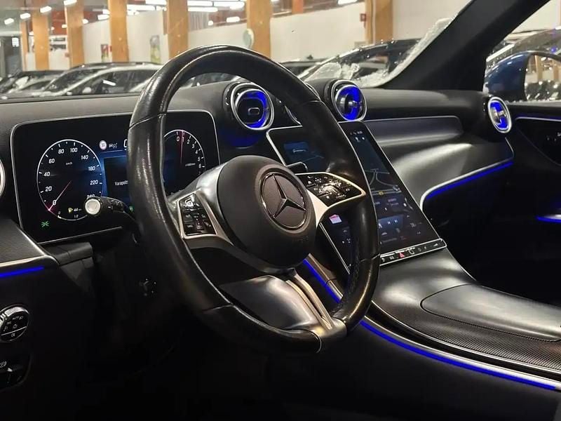 Käytetty Mercedes GLC300e 313 HP (230 kW) 2023 Sininen Katumaasturi