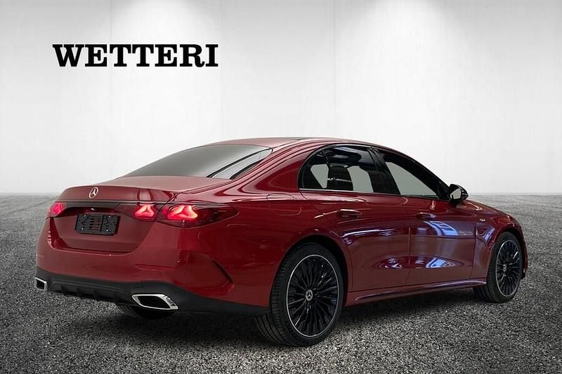 Käytetty Mercedes E300 Business 313 HP (230 kW) 2025 Punainen Sedan