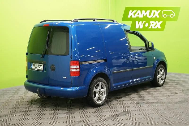 Käytetty VW Caddy 102 HP (75 kW) 2015 Sininen Tila-auto