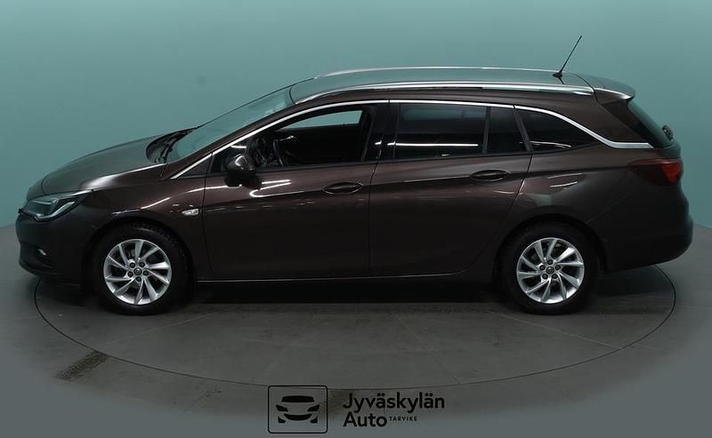 Käytetty Opel Astra Innovation 105 HP (77 kW) 2016 Ruskea Farmari