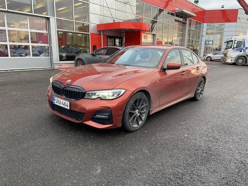 Käytetty 2020 BMW 320 Comfort Edition Sedan | 31 490 € (Kallis) - Kuva 1/4