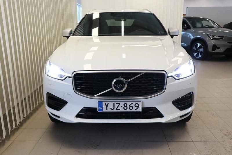 Käytetty Volvo XC60 R-Design 320 HP (235 kW) 2018 Valkoinen Katumaasturi