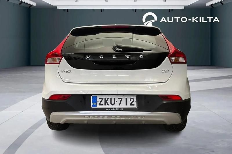 Käytetty Volvo V40 Business Edition 120 HP (88 kW) 2016 Valkoinen Viistoperä