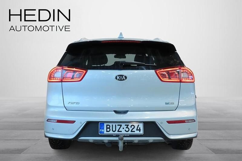 Käytetty Kia Niro Premium 105 HP (77 kW) 2018 Hopea Katumaasturi