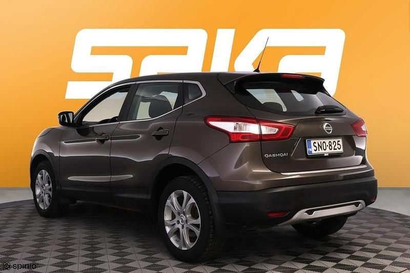 Käytetty Nissan Qashqai Acenta 116 HP (85 kW) 2016 Katumaasturi