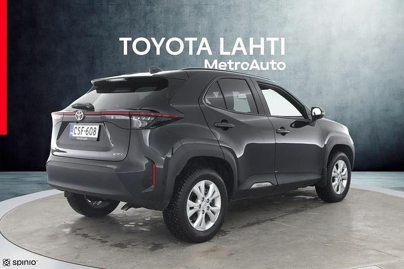 Käytetty Toyota Yaris Cross 116 HP (85 kW) 2025 Musta Katumaasturi