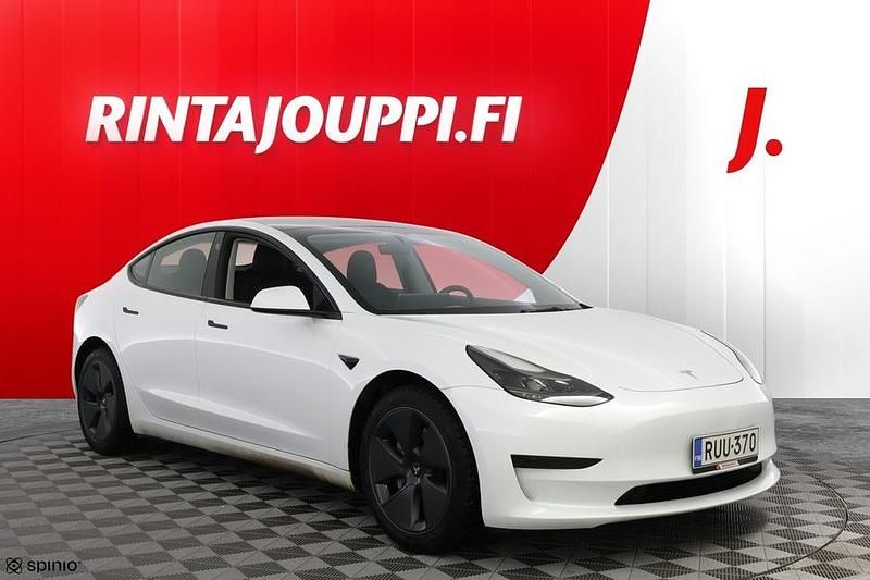 Valkoinen Käytetty 2021 Tesla Model 3 Standard Range Plus Sedan | 26 390 € (Perustarjous) - Kuva 1/3