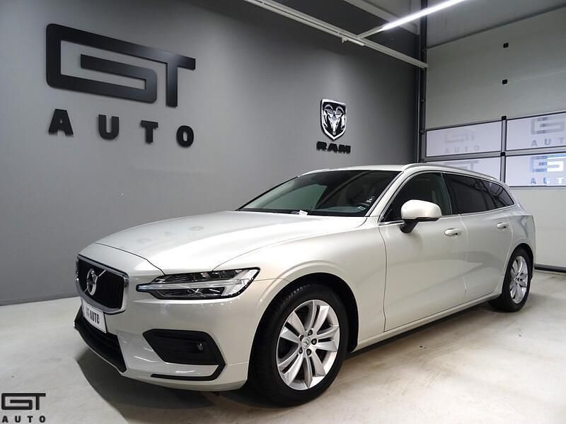 Käytetty Volvo V60 Momentum 150 HP (110 kW) 2019 Farmari