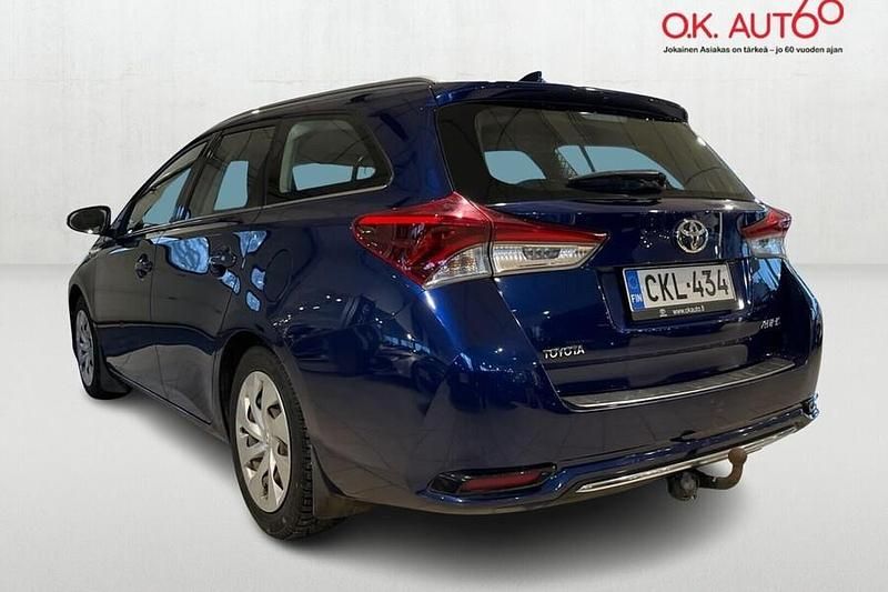 Käytetty Toyota Auris Touring Sports Multidrive S 116 HP (85 kW) 2016 Sininen Farmari